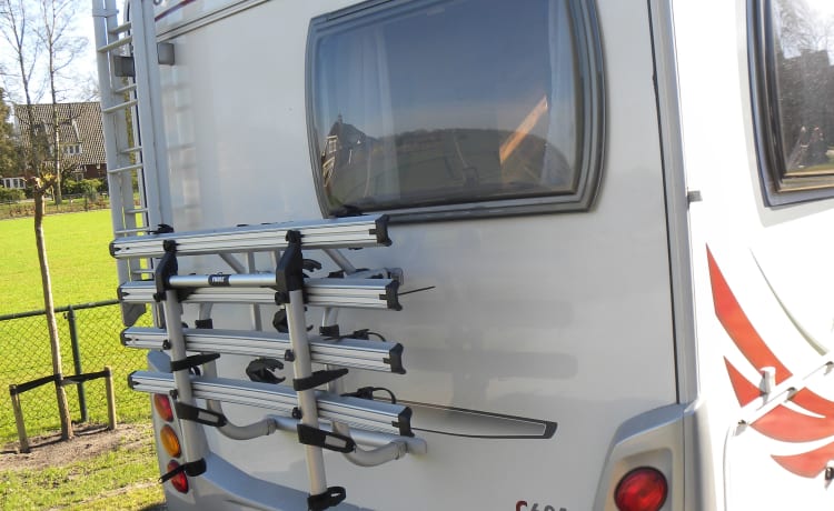 Spacious and complete camper for a nice price