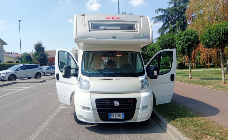 ErmiCamp – Camper Arca M716GLT Fiat 300/160 HP