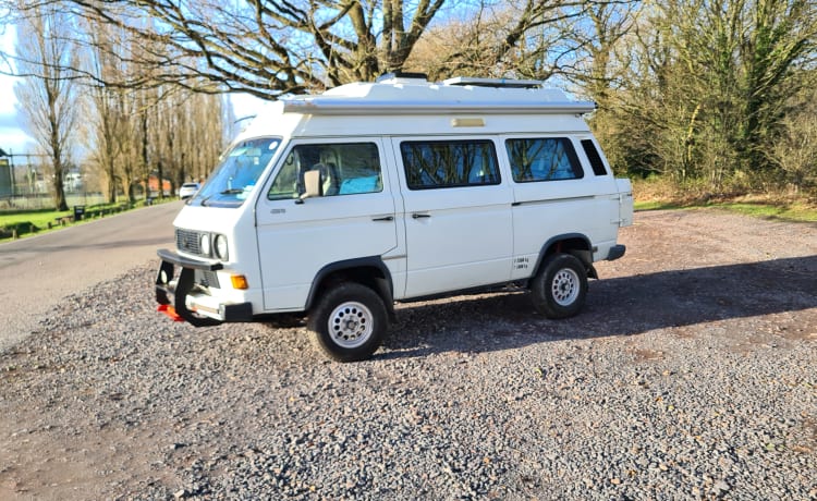 Rika – Vw T3/T25 Syncro 4x4 from £103pn