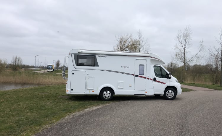 Mooie Dethleff's camper met automaat