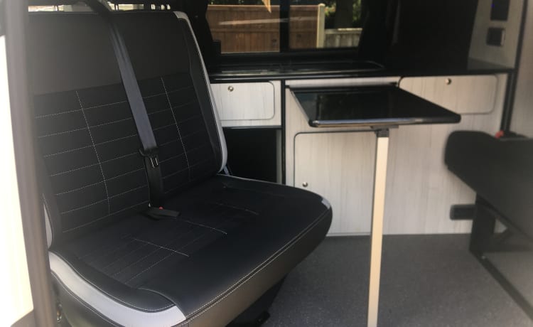 Maud – 4-persoons Volkswagen camper uit 2012