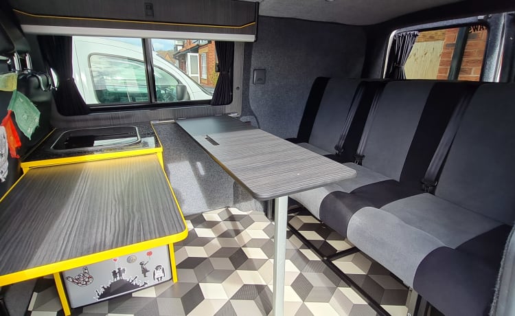 Bumble – VW T5 Campervan 2 Berth - Noord-Wales - Volledig verzekerd - Pechdekking