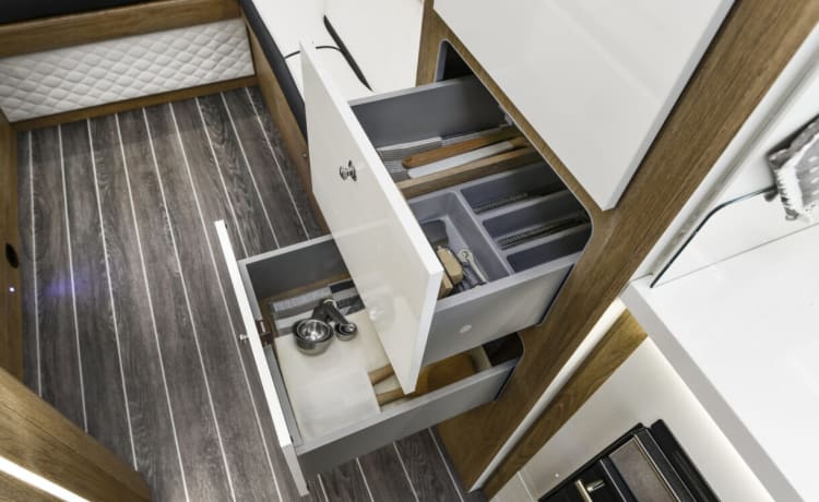 LUX 6 berth & 5 seatbelts – Animal ✅, WiFi, 2 téléviseurs, porte-vélos, repas extérieur