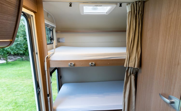 Brutus – 2018 - Lusso Hymer Carado con 6 posti letto con grande comfort