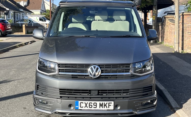 4 berth 2019 VW campervan , Sat nav, full leather, Awning, Apple car play