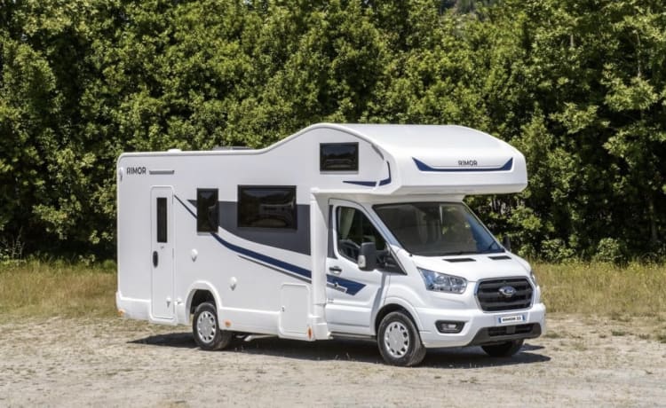 Evo – Very nice and well-kept 7-8 sleeper