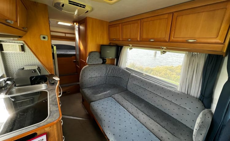 Macarena – Camper with many extras, integral