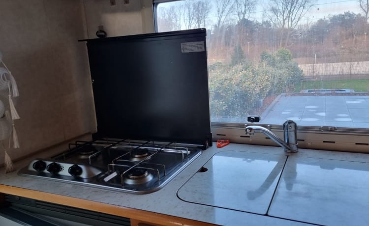 Gezinscamper 5 persoons Hymer intergraal uit 1997