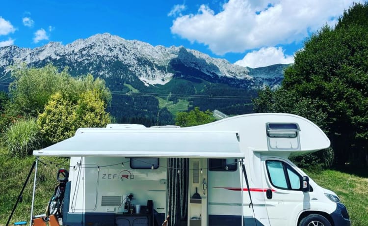 Camping-car familial très luxueux et moderne.