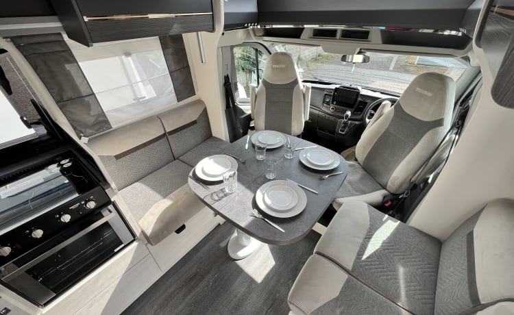 Duke – Chausson 2021 788 4-5 naissance avec chambre privée sur l'île et grand garage