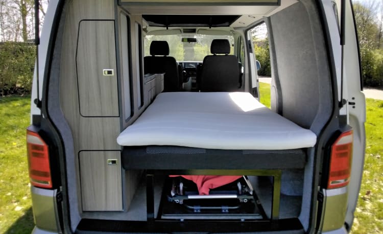 Onze trots – Camping-car bus VW Transporter T6 2p 2016 avec tout nouveau mobilier de camping-car  