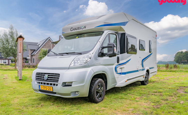 Camper met sfeer – 4p Chausson semi-integrated uit 2014