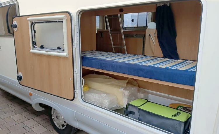 Giuliana – Camper 6 posti viaggio e 6 posti letto