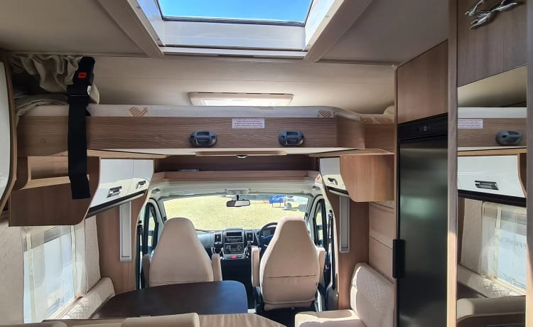 Beatrix – 2021  Laika Kosmo 509 4 berth coach built semi-integrated