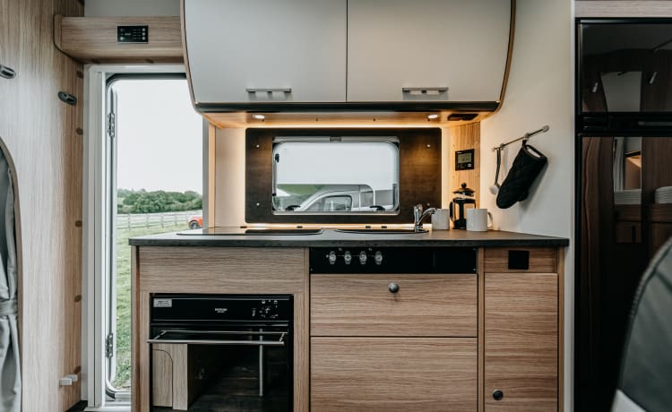 H1 – FIAT SUNLIGHT A70 -  Sleeps 6, Perfect for the whole family