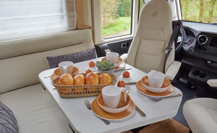 Confortable Hymer 680 BMC Integral (2023). Réservez dès maintenant pour 2024 !