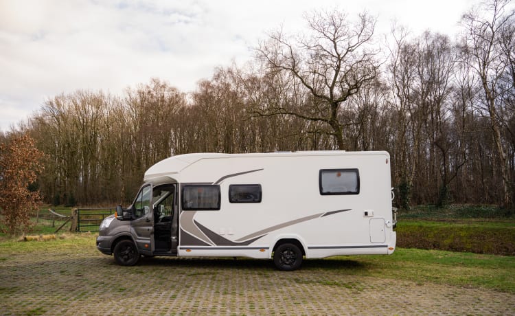 Luxe  4p camper – 4p Ford semi-integrated uit 2015