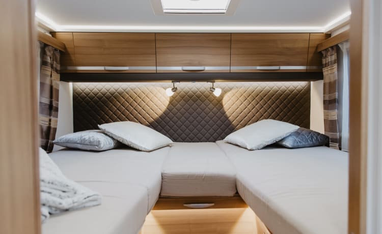 16. Luxe Adria Matric 670 SL voor 5 personen