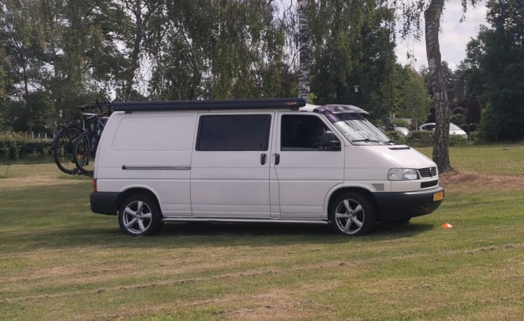 Spazioso VW T4, pronto a muoversi e autosufficiente! -> Recensioni a 5 stelle!