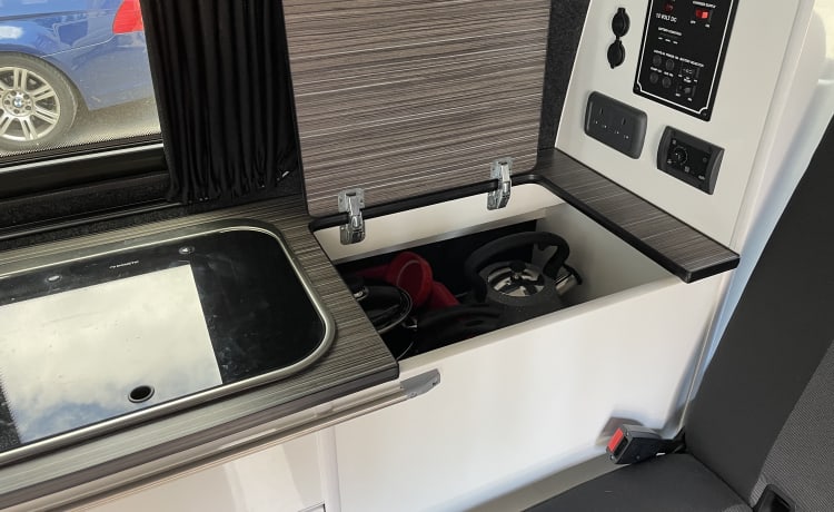 Bertie – 4 berth Volkswagen bus from 2015