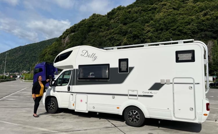 Dolly – Camping-car familial de luxe 7 naissance et vous pouvez avoir un kilométrage illimité au Royaume-Uni