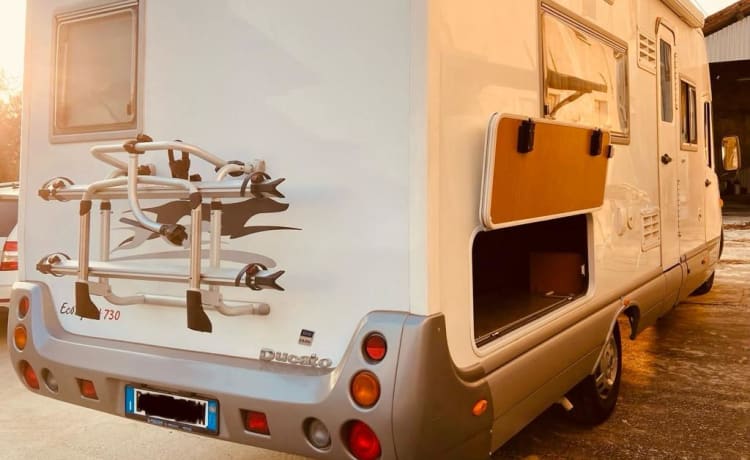 MotorBalt – Motorhome adatto alla famiglia con ampi spazi interni