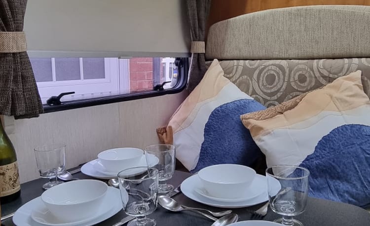 Tribute – Fantastic Family motorhome - 6 Berth