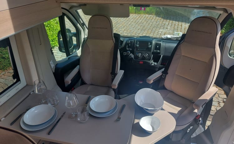 Globe voyageur Pathfinder X Peugeot camping-car 2019