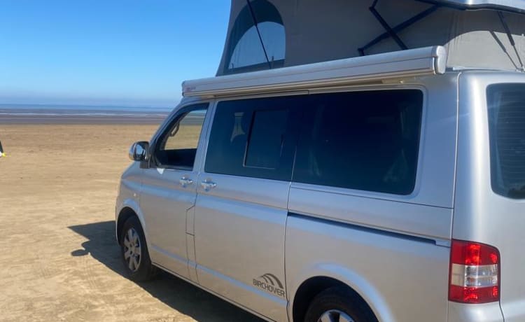 Vino – 4 couchettes Volkswagen T5 Hillside Camper conversion 2015