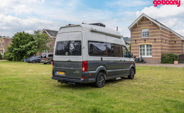 4persoons VW GRAND CALIFORNIA automaat MET AIRCO, douche en wc 