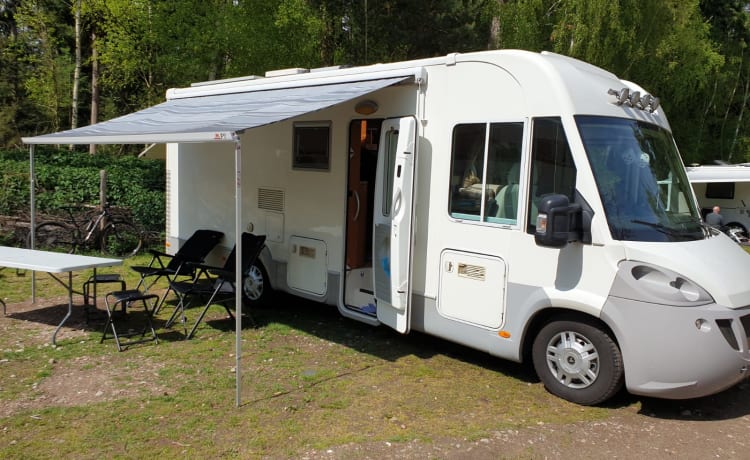 Aventura! – Ruime moderne camper voor familie of (sport)events XL