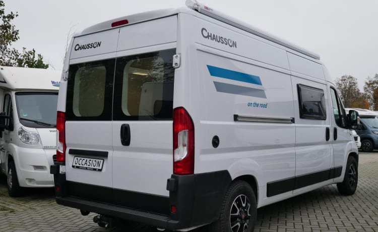 Chausson3, 2 slaap- 4 zitplaatsen.