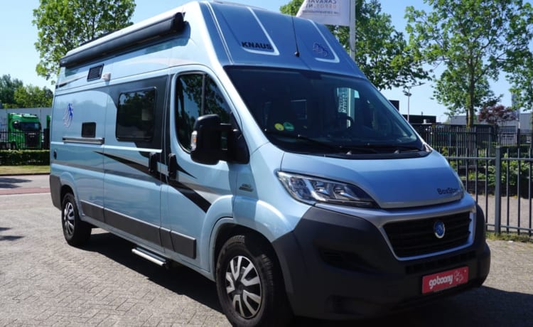 4p Knaus bus uit 2015