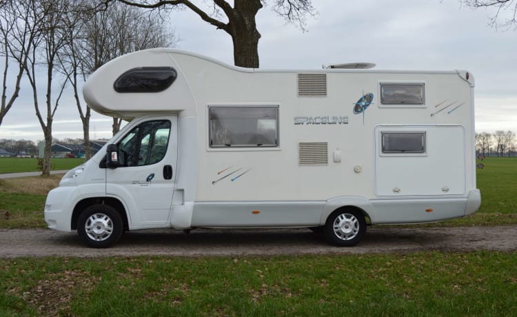 Beautiful complete and very neat 6-person camper (Fiat Ducato Joint S)