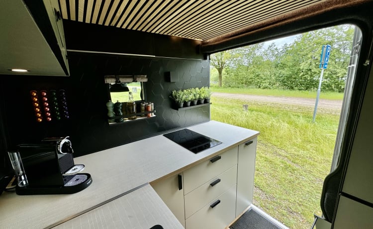 Boaz  – Citroën Jumper 2018 camper 2 persone L4H2 