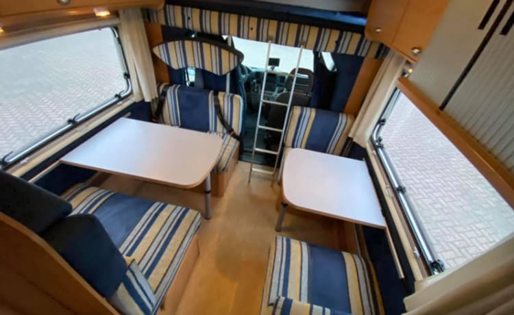 Op stap met de Baron! – Spacious 6-person family camper