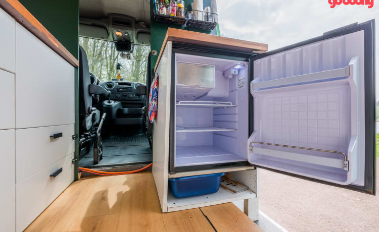 Renault automatic off-grid Camper fully equipped