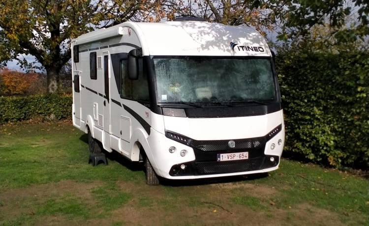 Liberté sur roues ! Camping-car luxueux et spacieux avec toutes les commodités