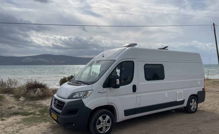 Moderner, kompakter Off Grid Campervan Fiat Ducato (selbstgebaut) 