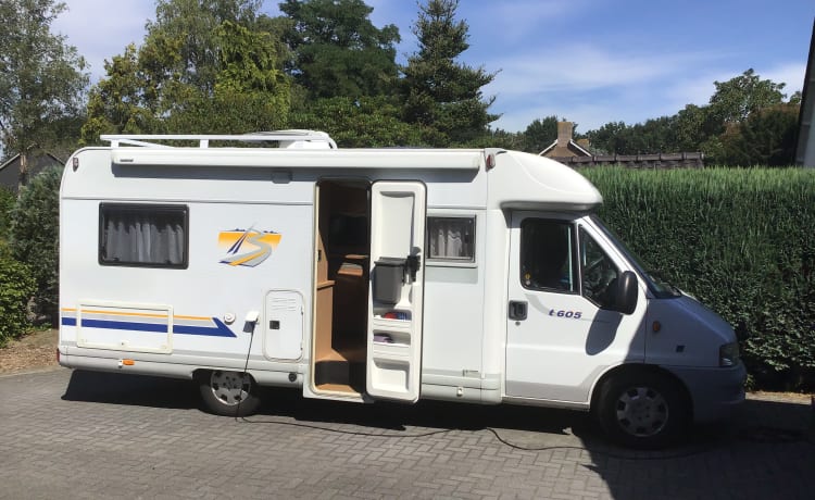 Super mooie nette Burster camper 3/4 personen zeer compleet