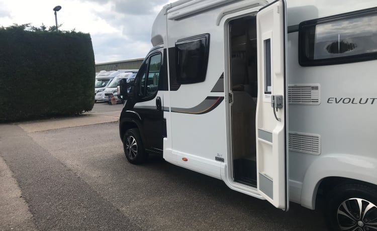 Fabulous 4 Berth Motorhome. Perfect for couples,brilliant for 4