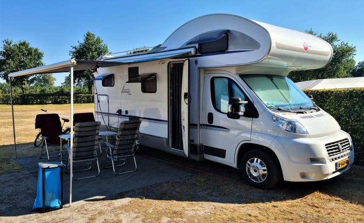 Mooie complete en zeer nette 4-persoons camper (Fiat Ducato Bürstner)