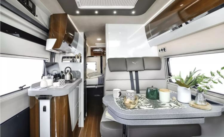 Luxury Mobilvetta Admiral 5.1 (Buttercup)