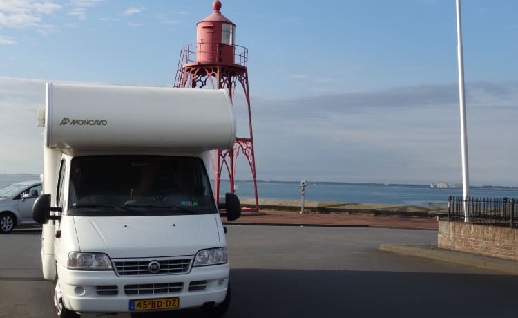 Kom genieten in onze heerlijke 2(-3)-persoons Fiat Ducato alkoof camper