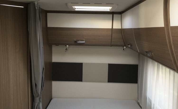 4p. hotel room on wheels (2020) Carado T348 all in for rent