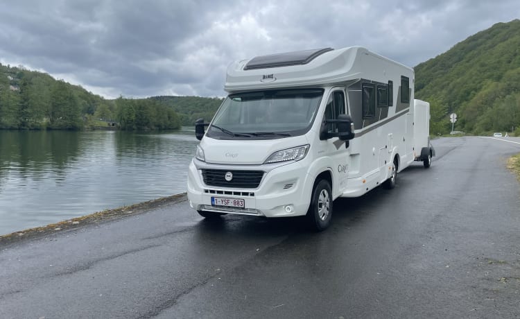 Calimero  – 4pers  Carat luxe camper met vast bed 