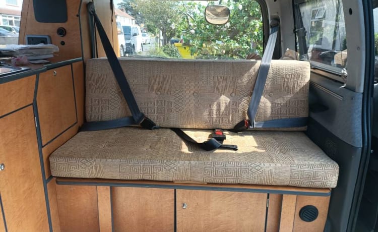 Dallas – 5 berth Toyota campervan from 1995