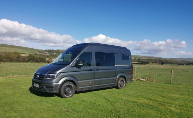 Simon – Volkswagen Crafter Luxus-Wohnmobil mit 4 Schlafplätzen