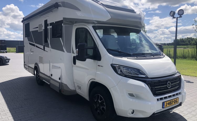 Mobilvetta Krosser 86 – Moiblvetta Krosser 86 - tot 6 personen - Automaat - Semi Integraal - Camper