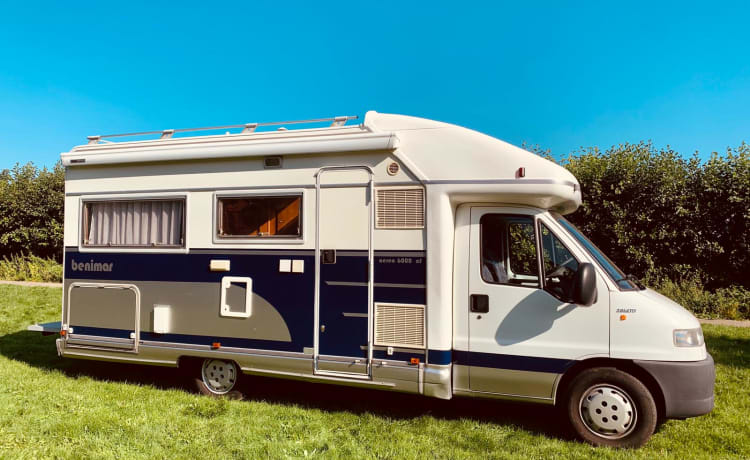 Onze trots – Camping-car spacieux semi-intégré avec 4 couchages